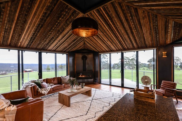 Interior - Unique luxury + salvage + African theming = Heaven (Hepburn Springs)