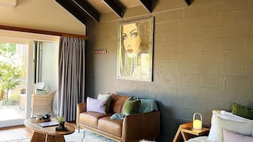 1 bedroom, iron/ironing board, Internet, bed sheets