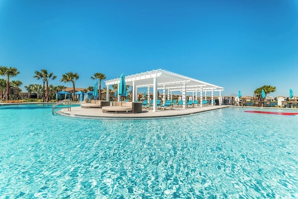 Outdoor pool, a heated pool - Windsor's Avengers Villa, SF Pool, 6mi to Disney!! (Kissimmee)