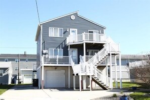 Exterior - 2 Bdrm, 2 Bath, 2 Blocks from the Beach! (Brigantine)