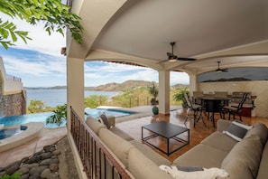 Outdoor dining - Mariners Point C1 – 3-Bedroom Villa on Bluff Above Playa Hermosa with Private Pool (Playa Hermosa)
