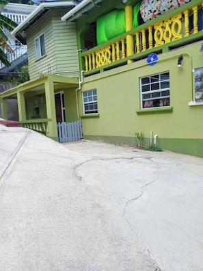 Property grounds - Valley Views  (Belmont)