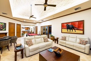 Games room - Playa Hermosa Hillside Villa • 5BR • Infinity Pool • Sleeps 14 • Villa Encantada (Playa Hermosa)