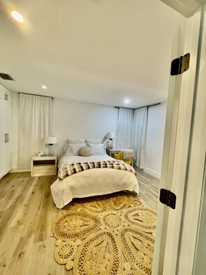 2 bedrooms, WiFi, bed sheets