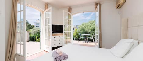 4 Schlafzimmer, BĂŒgeleisen/BĂŒgelbrett, kostenloses WLAN, BettwĂ€sche