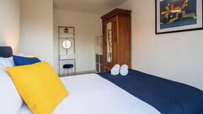 3 bedrooms, desk, iron/ironing board, travel cot
