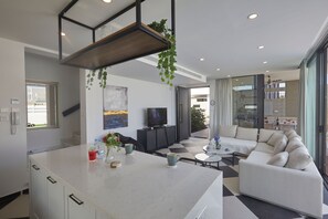 Villa, 3 Bedrooms, Private Pool, Garden View | Interior