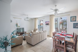 Villa, 3 Bedrooms, Private Pool, Garden View | Living area