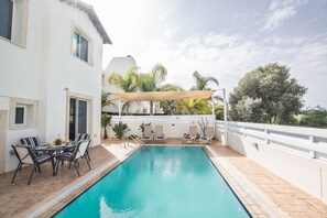 Villa, 3 Schlafzimmer, eigener Pool, Gartenblick | Pool | Außenpool