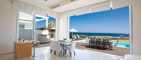 Villa, 4 chambres, piscine privée, vue sur le jardin | Piscine | Piscine extérieure