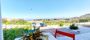 Apartment, 2 Bedrooms | Property grounds