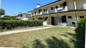 Unclassified image, 3 of 29, button - Spacious Villa With Private Garden and Great Pool (Caorle)