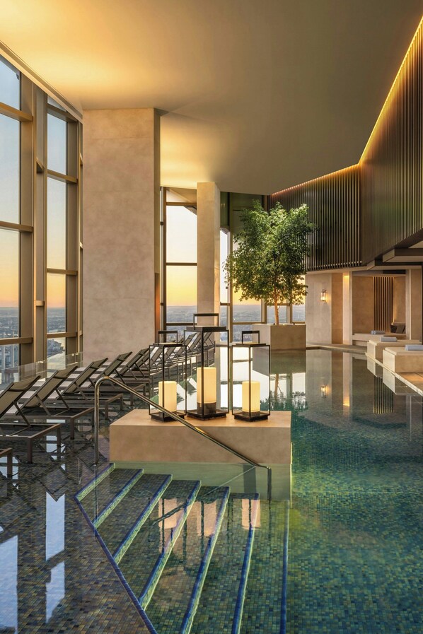 Indoor pool - The Ritz-Carlton, Melbourne (Melbourne)