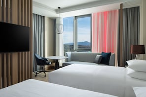 Hypo-allergenic bedding, pillowtop beds, minibar, in-room safe - Tirana Marriott (Tirana)