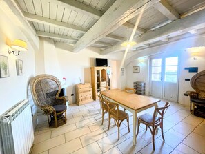 Apartment, 2 Schlafzimmer, barrierefrei, Raucher | Speisen