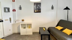 Apartment, 1 Schlafzimmer, barrierefrei, Raucher | Wohnbereich