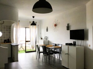 Apartment, 1 Bedroom, Accessible, Smoking | Dining - Apt T1 Marques - Albufeira (Albufeira)