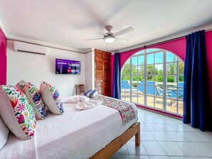 4 bedrooms, free WiFi, bed sheets - Secluded 4 BR w/ Private Pool. (Isla Mujeres)