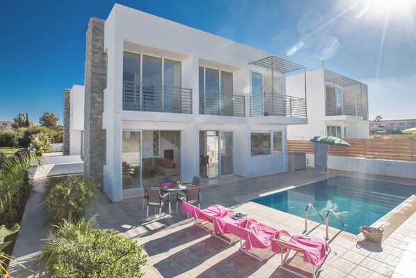 Villa, 3 chambres, piscine privée, vue sur le jardin | Piscine | Piscine extérieure