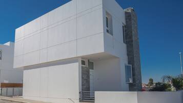Villa, 3 Bedrooms, Private Pool, Garden View | Exterior
