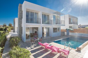 Pool - Protaras Pearl Villa Pe16 (Paralimni)