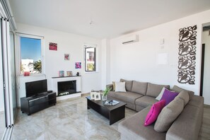 Villa, 3 slaapkamers, privézwembad, uitzicht op tuin | Woonruimte