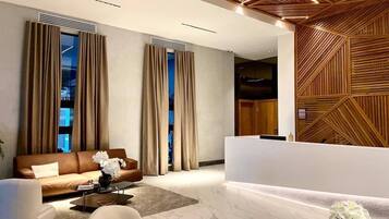 Apartment, 1 Bedroom, Accessible, Smoking | Lobby