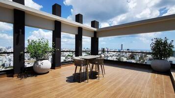 Apartment, 1 Bedroom, Accessible, Smoking | Property grounds