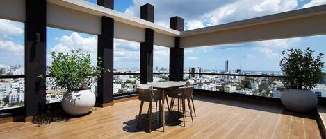 Apartment, 1 Bedroom, Accessible, Smoking | Property grounds