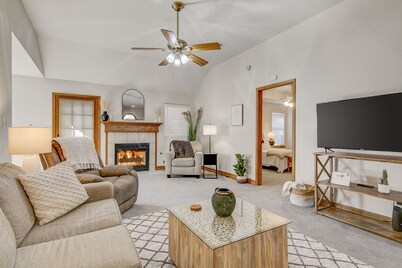 Beautiful Home with Amazing back patio.  3br / 2bth - sleeps 8.