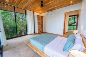 4 bedrooms, travel crib, WiFi, bed sheets