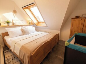 2 bedrooms, desk, iron/ironing board, travel crib