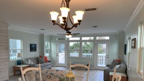 Smart TV, DVD player - Direct Gulf Access Home w/ Floating Dock and Pool (Hernando Beach)