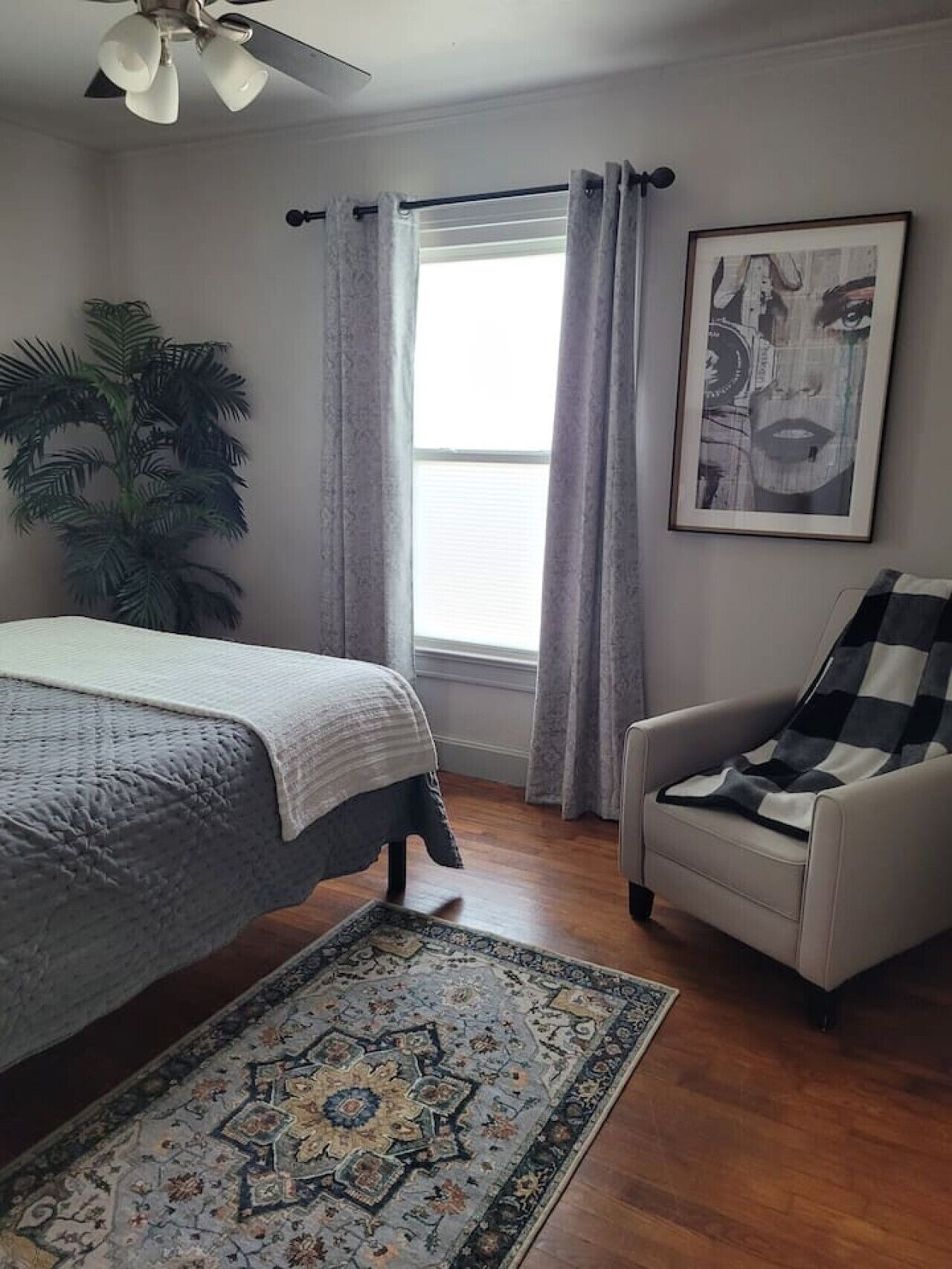 Desk, iron/ironing board, WiFi (free), bed sheets