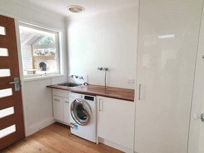 Interior - New listing!!! Newly Renovated - Gum Tree Retreat (Healesville)