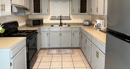 Home Away From Home - 3 Bed/2 Bath - BEST VALUE