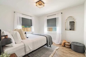 4 bedrooms, WiFi, bed sheets - Serenity Retreat in Riverside Heights (Tampa)
