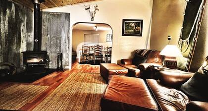 Spacious cozy home, minutes from adventure both in Red River & Taos.