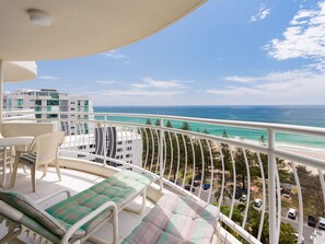 Property grounds - 2nd Avenue Apartments - 13B (Gold Coast)