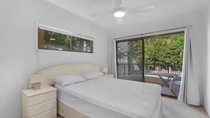 2 bedrooms, bed sheets