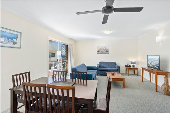 Living area - 2BRM - Miami Beachfront Apartment (Miami)