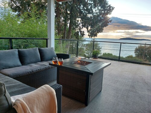 Very Relaxing 3bdr 2bth Home with Gorgeous View
