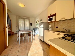 Apartment, 2 Schlafzimmer, Balkon, Poolblick | Eigene Küche