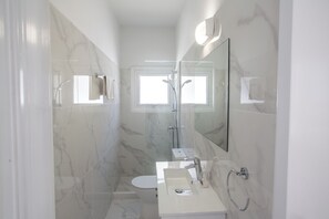 Vila, 4 quartos, piscina particular, vista para o jardim | Banheiro