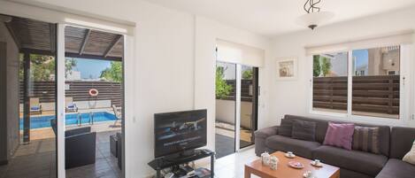 Villa, 3 chambres, piscine privée, vue sur le jardin | Aire de séjour