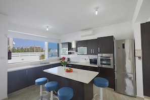 Villa, 3 Bedrooms, Private Pool, Garden View | Interior
