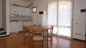 Villa, 2 Bedrooms | Private kitchen - Villa With Pool, Garden and Private Parking by Beahost Rentals (Caorle)