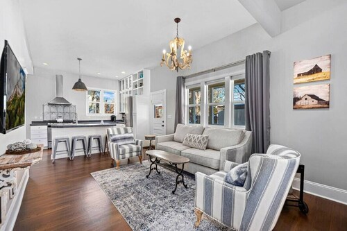 Charming Historical Home - Walk to Restaurants