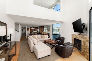TV connectée, cheminée