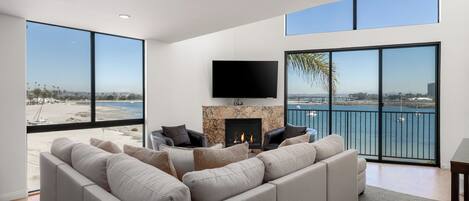 Téléviseur connecté, foyer